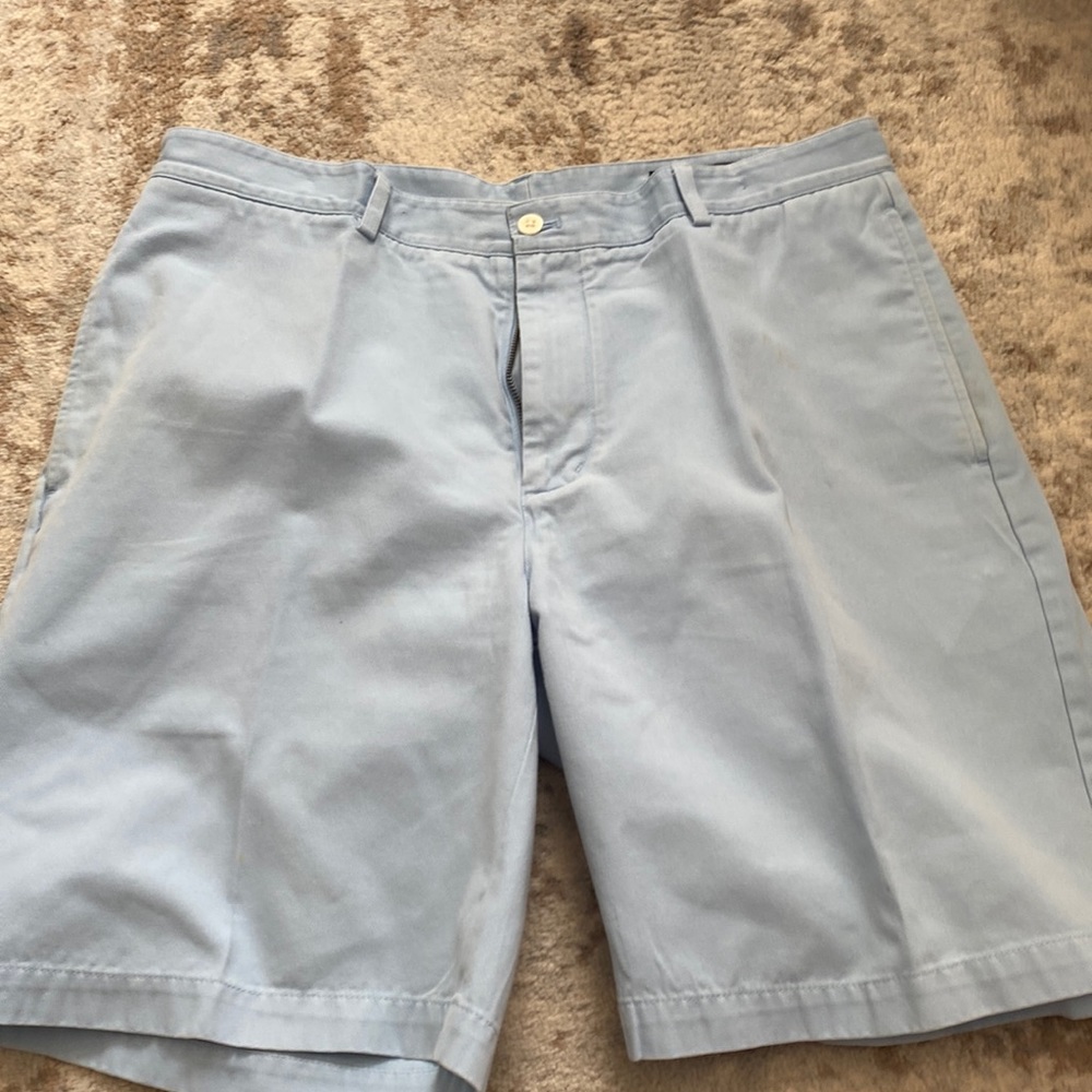 Vineyard vines light blue club shorts